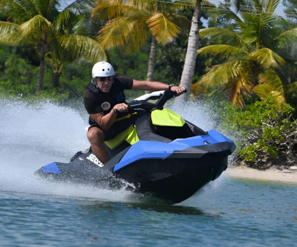 Aqua Splash: Jet Ski Fun